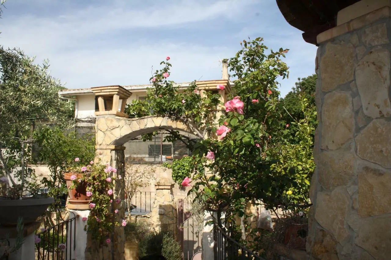 Graziosissima Villa Capitana 0*,